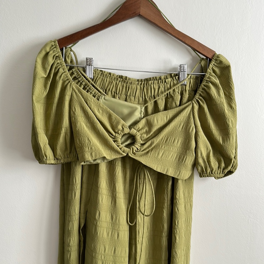 Green two piece pants / crop top set